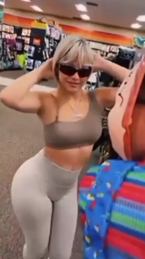 "its.mia.moon" & its.mia.moon tiktokDiscover