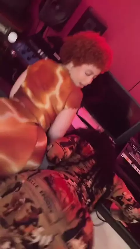 thickyminaj & thicky minaj twerk| Discover