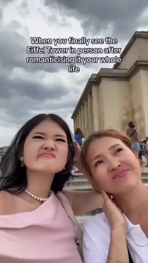 Katiana kay eiffel tower leak