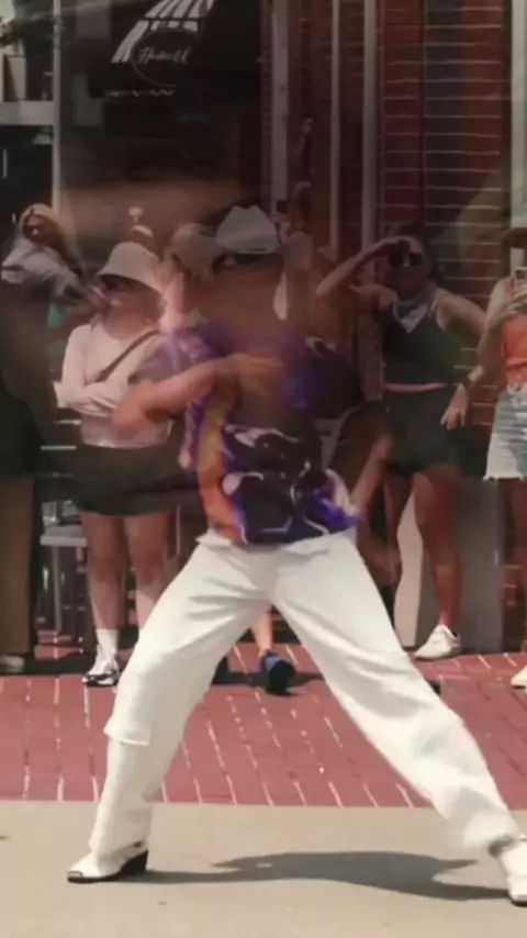 ella purnell boob flash